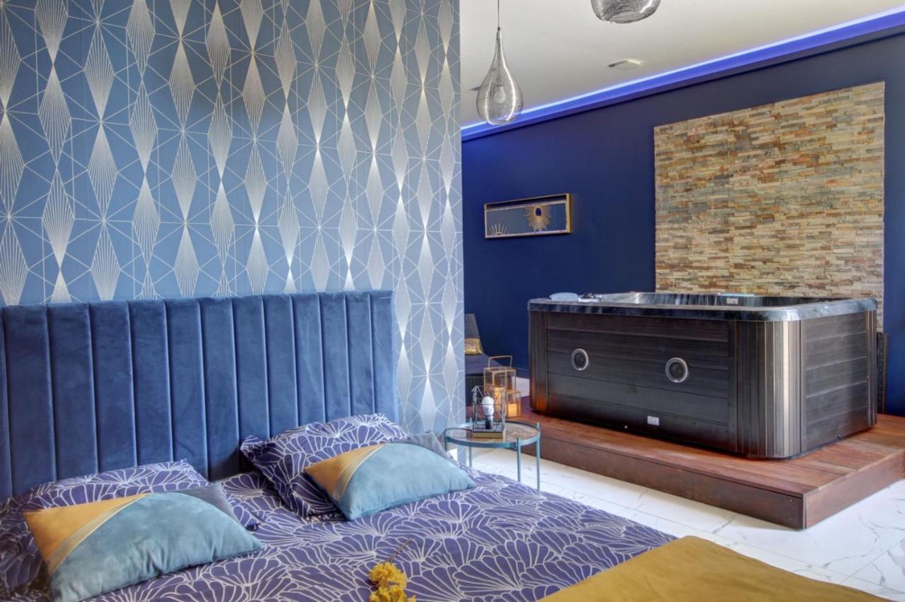 Suite Blue Jacuzzi Le Breuil  Zewnętrze zdjęcie