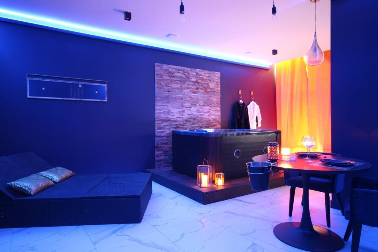 Suite Blue Jacuzzi Le Breuil  Zewnętrze zdjęcie